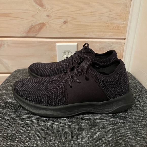 Like New - Vessi Everyday Waterproof Sneakers Size 6.5 Black - Picture 2 of 7